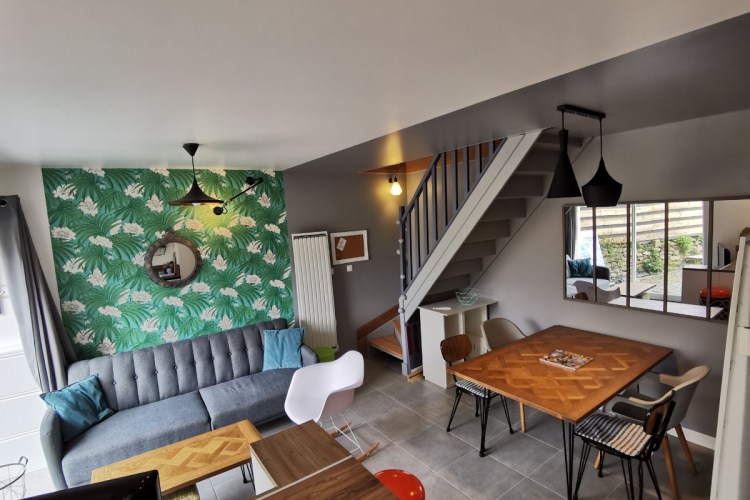 UNE PIECE DE VIE LUMINEUSE ET MODERNE